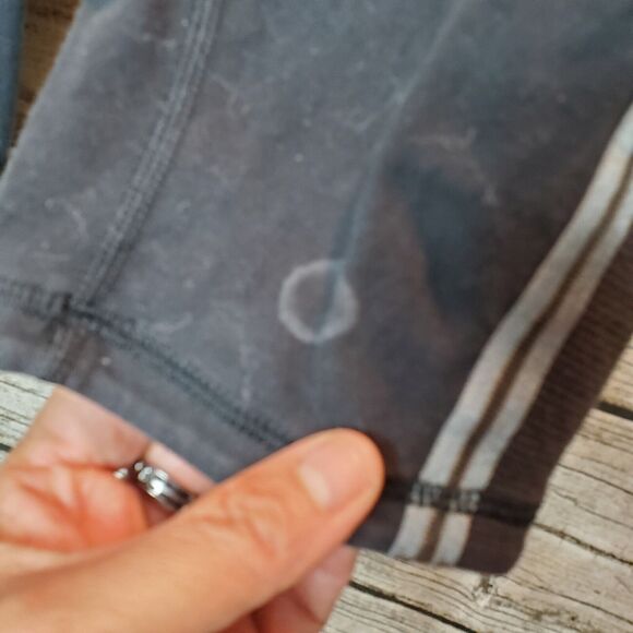 Lululemon Inner Essence Crop Spell Out Logo Waist Pockets Cropped Leggings FLAW - Picture 4 of 7